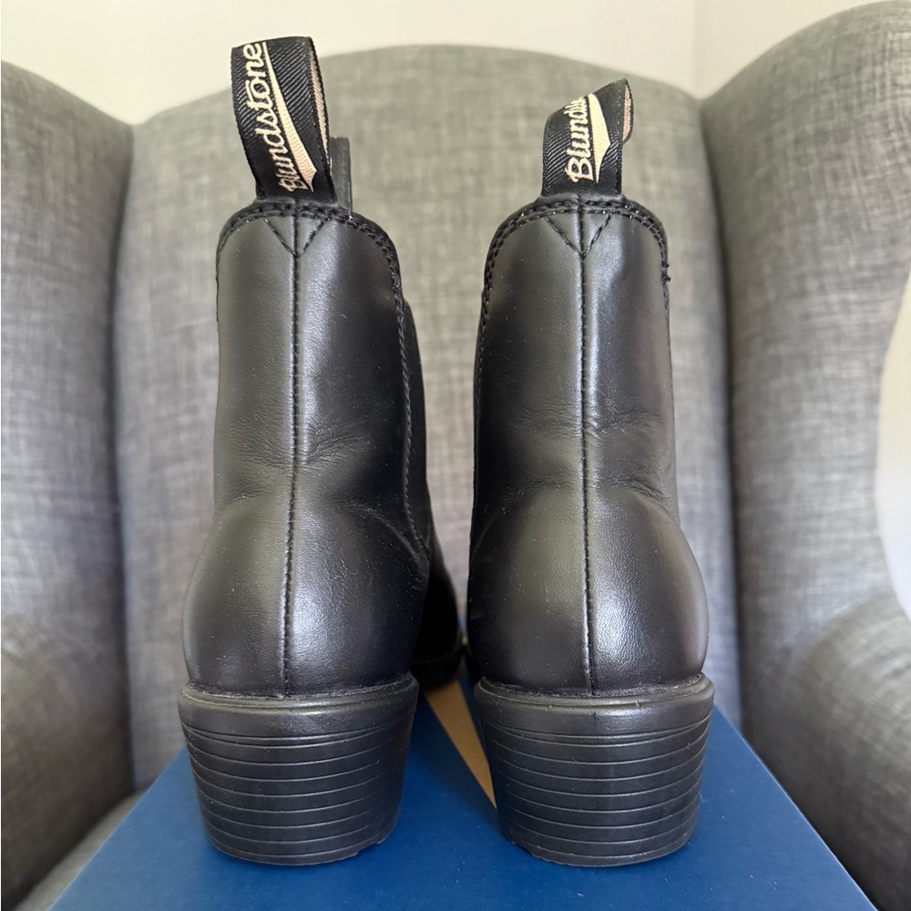 Blundstone #1671 Black Chelsea Heeled Leather Boots size EU 40 (US womens 9.5) - Picture 4 of 15
